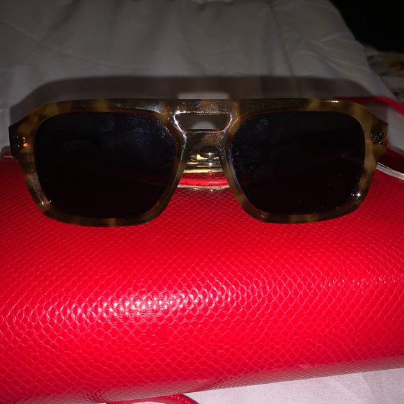 Foster Grant Accessories - NWT Foster Grant Tortoiseshell Sunglasses with Dark Lenses 100% UVA protection